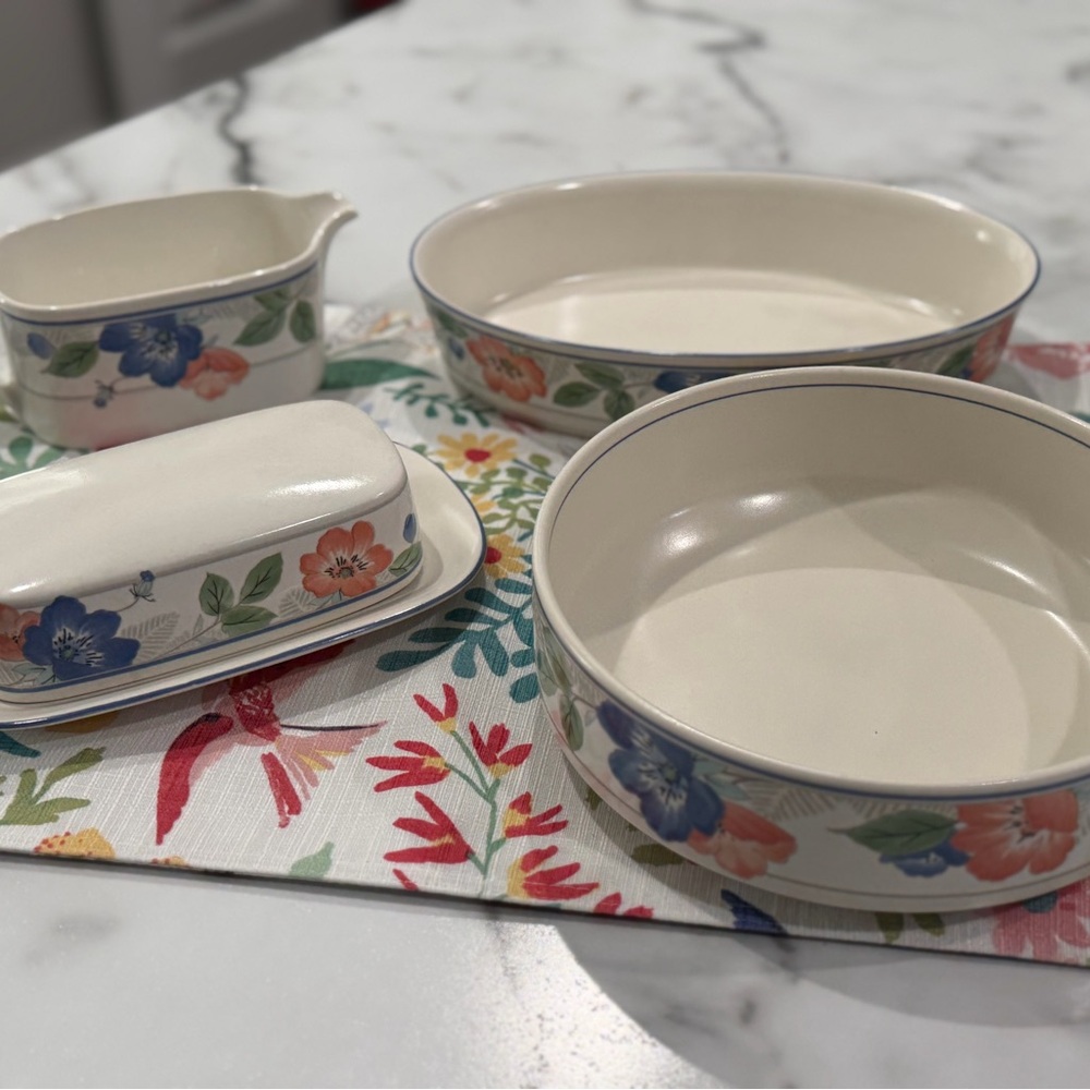 Vintage Mikasa Ceramic Serving Set in Country Poppies design